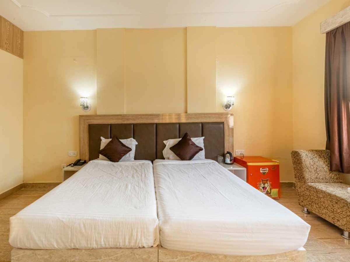 Hotel Mukund Madhav Royals Lucknow Esterno foto
