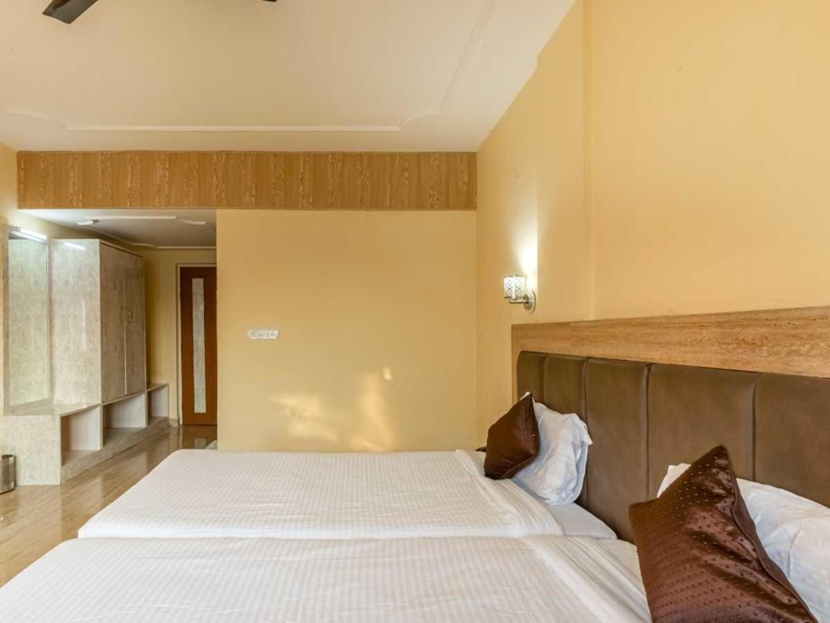 Hotel Mukund Madhav Royals Lucknow Esterno foto