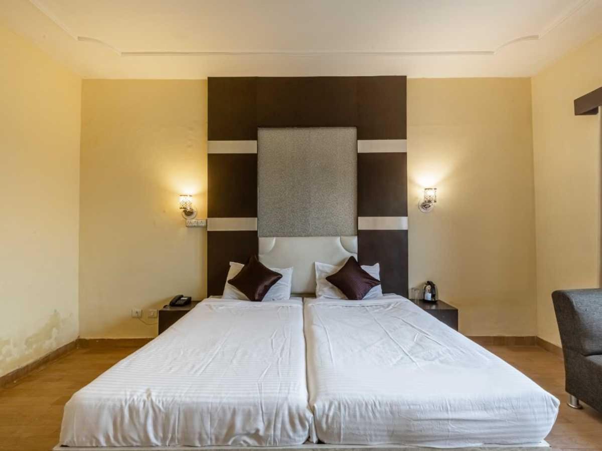Hotel Mukund Madhav Royals Lucknow Esterno foto