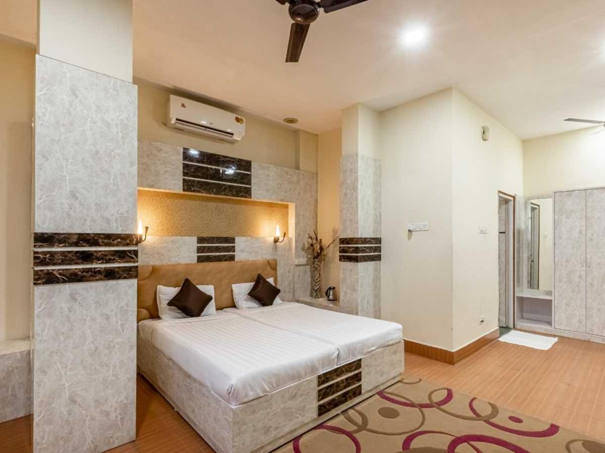 Hotel Mukund Madhav Royals Lucknow Esterno foto