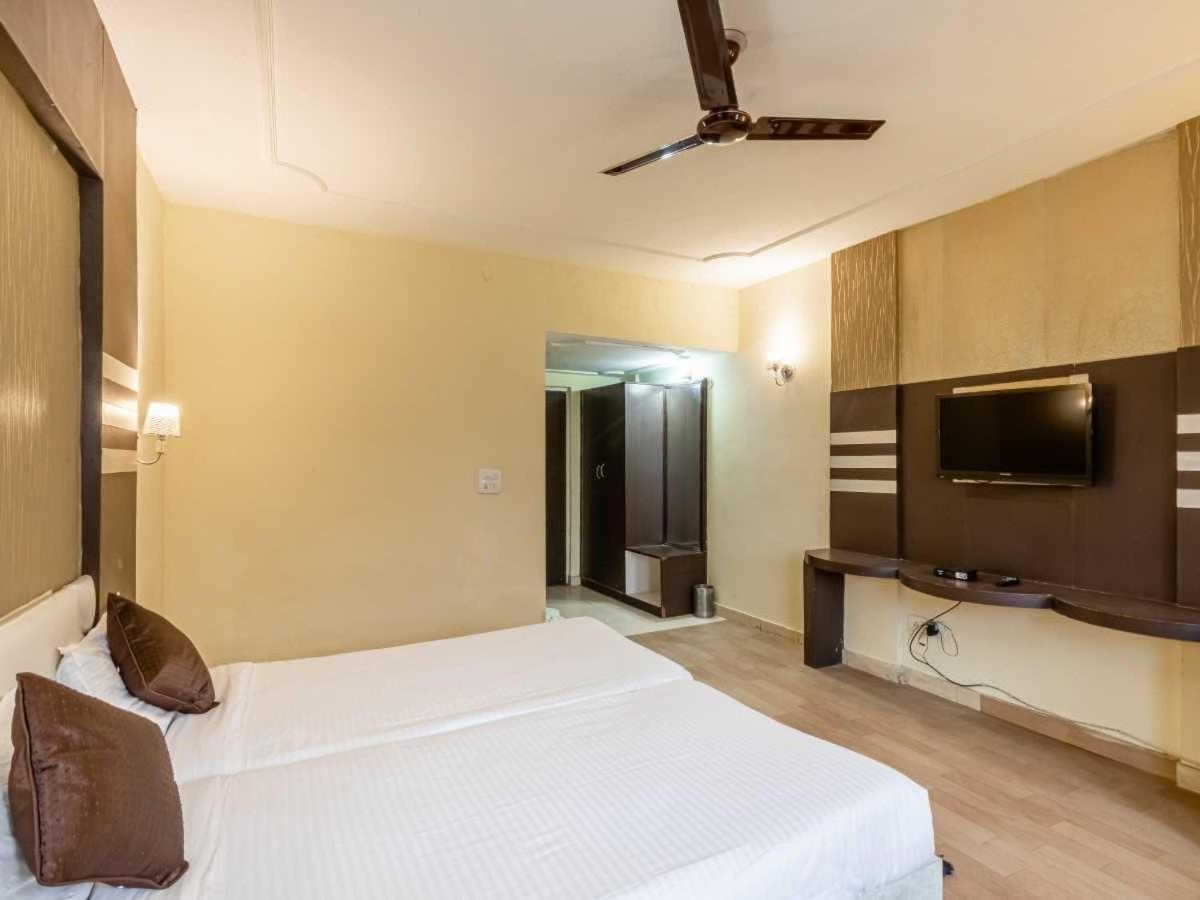 Hotel Mukund Madhav Royals Lucknow Esterno foto