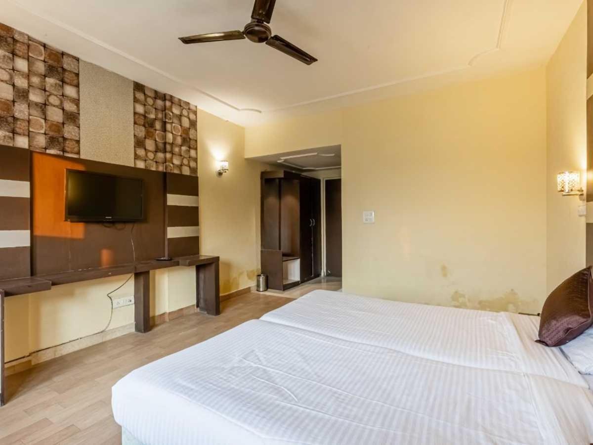Hotel Mukund Madhav Royals Lucknow Esterno foto